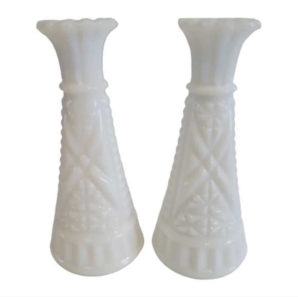 Vintage,  pair of Milk Glass Bud Vases, Stars and Bars design, Anchor Hocking - Picture 2 of 10